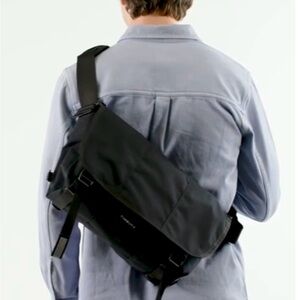 Timbuk2 Flight Classic Black Messenger Bag